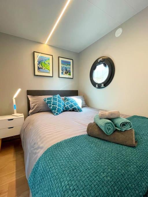 Yarmouth Waterlodge Floating Apartments 2 Dış mekan fotoğraf